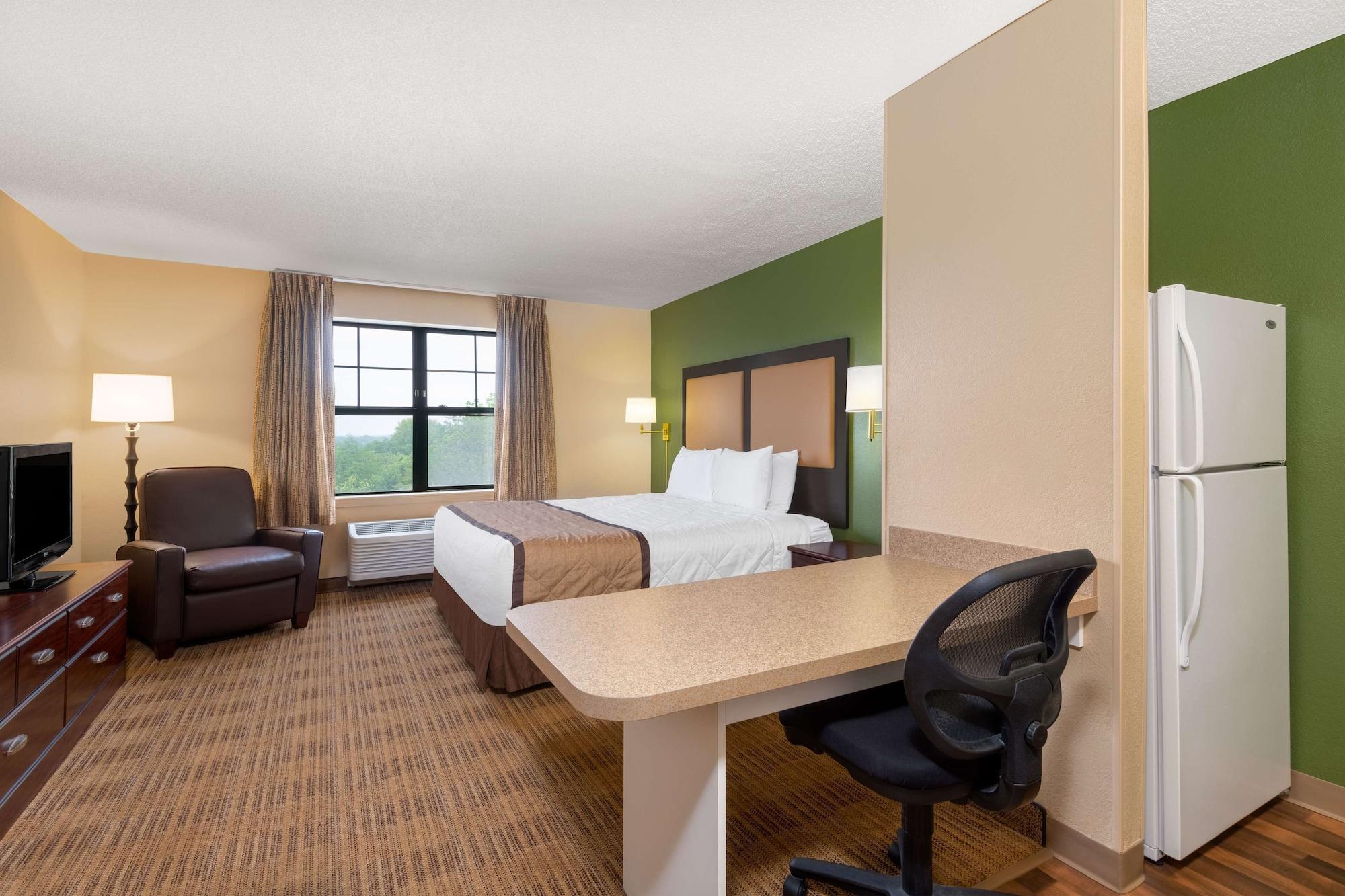 Extended America - Cleveland - Beachwood - Place - South