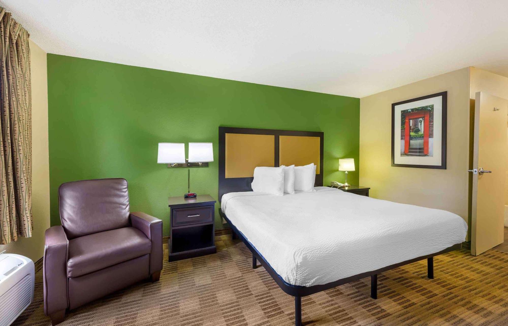 Extended America - Cleveland - Beachwood - Place - South 2* Orange